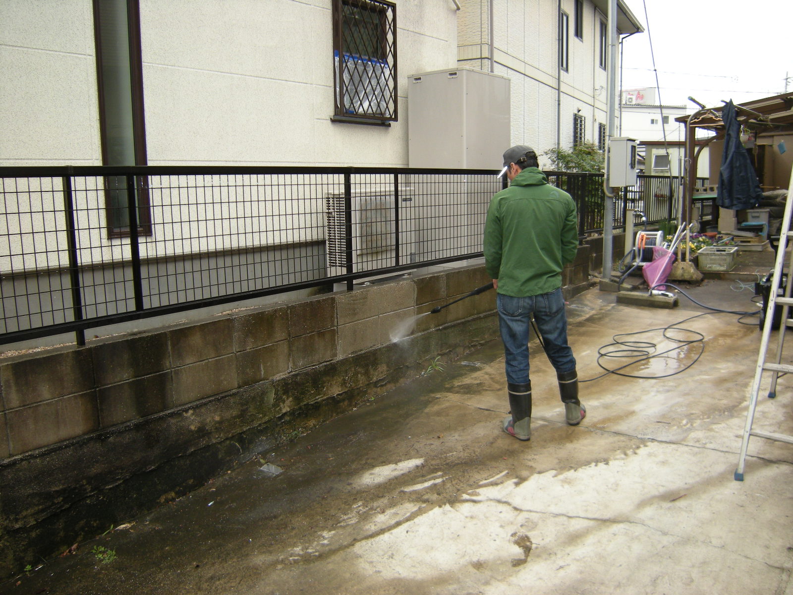 成田市 高圧洗浄 外壁 高圧洗浄機 コンクリ レンガ ブロック 車庫 玄関 門柱